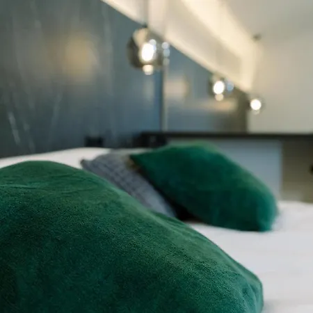 Bed and Breakfast Boutique Joyce With Free Parking Μεντουλίν