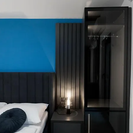 Boutique Joyce With Free Parking Bed & Breakfast 3*