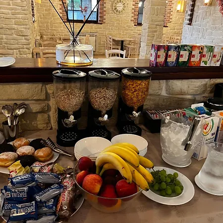 Bed & Breakfast Boutique Joyce With Free Parking