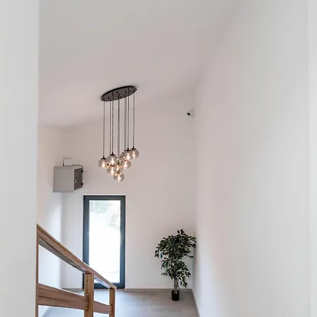 Boutique Joyce With Free Parking Bed & Breakfast 3*