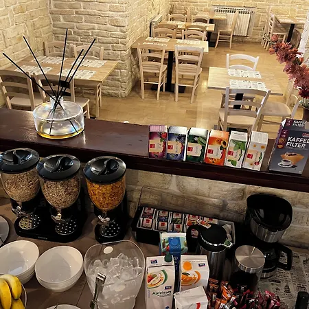 Boutique Joyce With Free Parking ميدولين