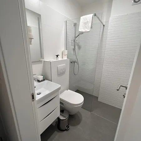 Boutique Joyce With Free Parking 4* ميدولين