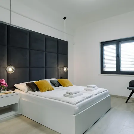 Boutique Joyce With Free Parking 4*