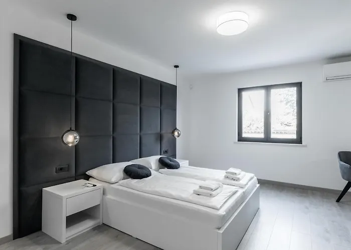 Boutique Joyce With Free Parking Bed and breakfast Medulin