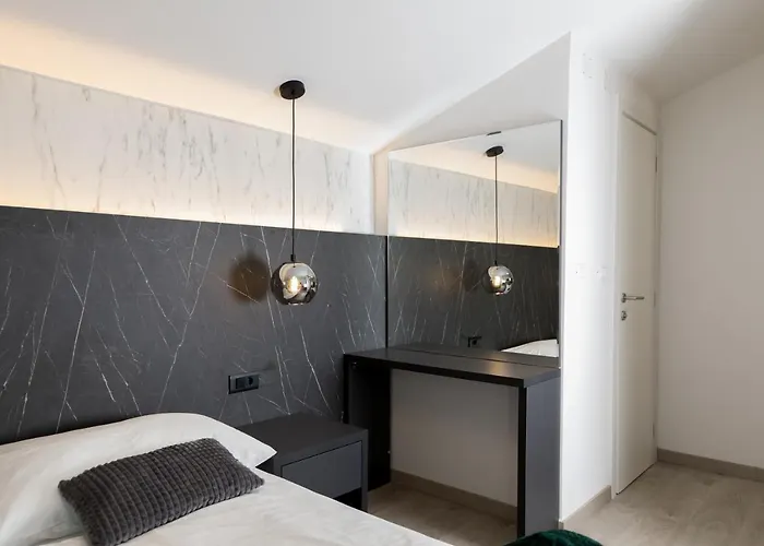 Bed & Breakfast Boutique Joyce With Free Parking 4*