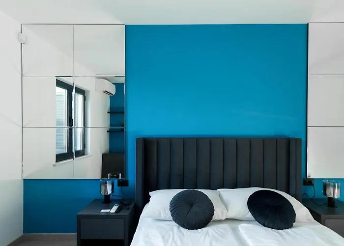 Boutique Joyce With Free Parking Bed and breakfast 4*