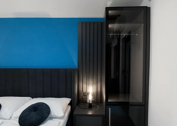 Boutique Joyce With Free Parking Bed and breakfast 4*