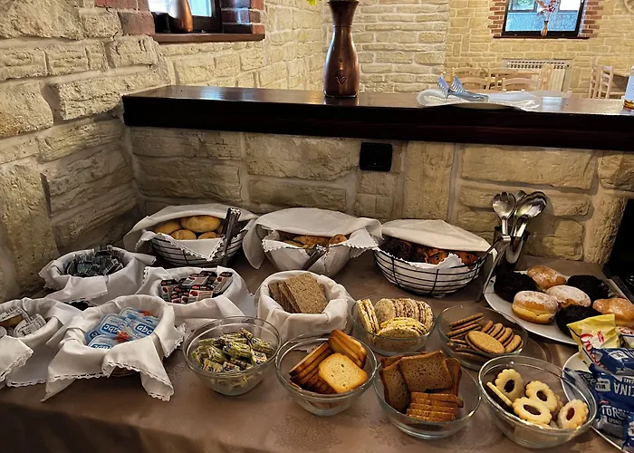 Boutique Joyce With Free Parking Bed & Breakfast 4*