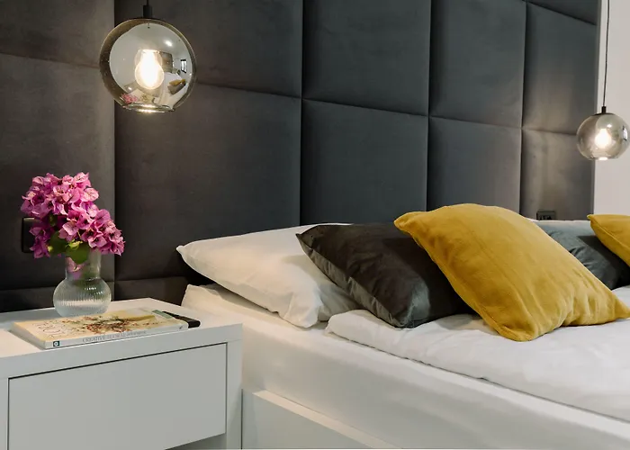 Bed and breakfast Boutique Joyce With Free Parking 4*