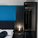 Boutique Joyce With Free Parking Oda ve Kahvaltı 4*