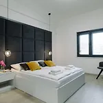 Boutique Joyce With Free Parking 4*