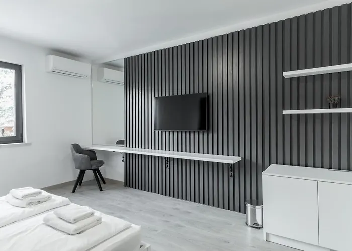 Boutique Joyce With Free Parking Nocleg ze śniadaniem 4*