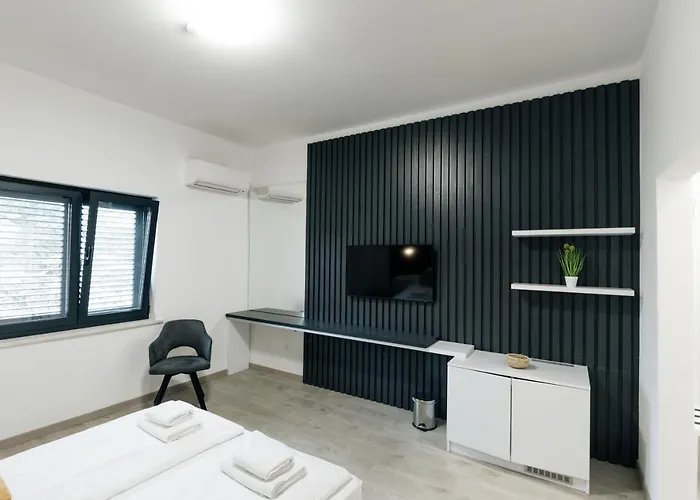 Nocleg ze śniadaniem Boutique Joyce With Free Parking 4*