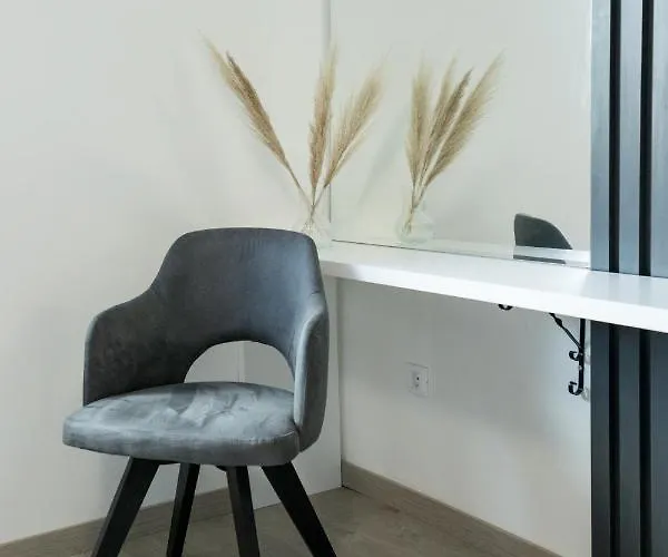 Boutique Joyce With Free Parking Bed & Breakfast 4*