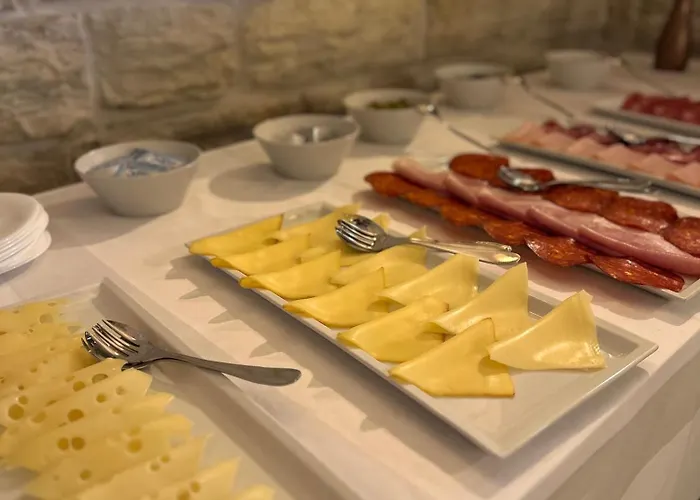 Bed & Breakfast Boutique Joyce With Free Parking