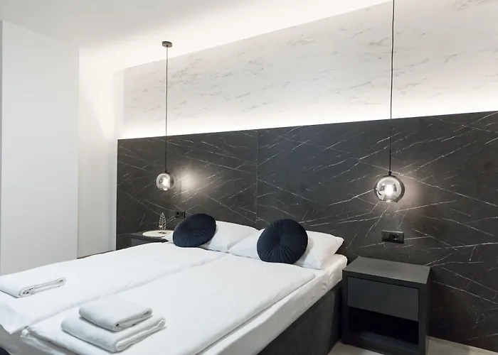 Boutique Joyce With Free Parking Bed & Breakfast